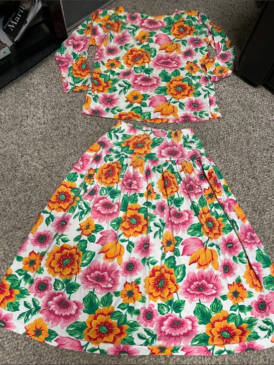 Adrienne Vittadini Dresses & Skirts - Vintage 80s cotton Bright Floral Two-Piece skirt Set - Pink & Yellow Flowers